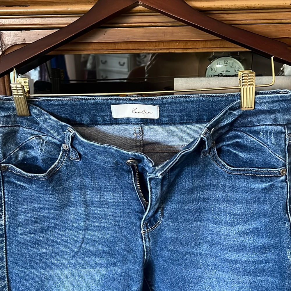 Kancan women’s mid rise cropped jeans size 29